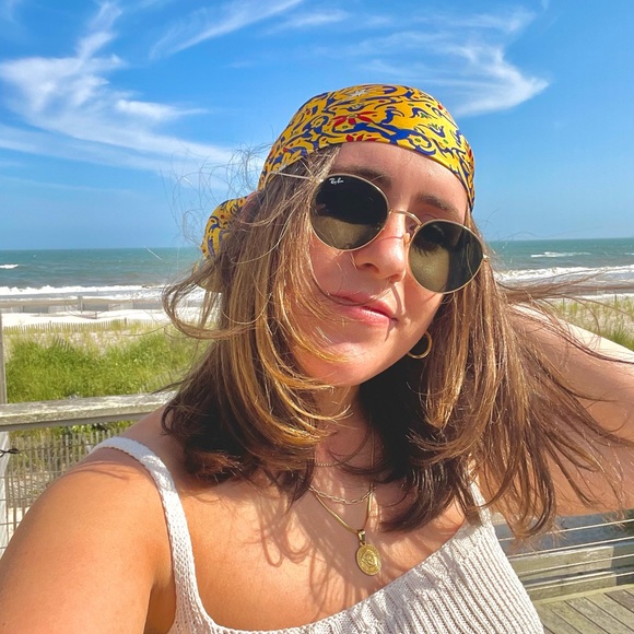 Meet your Posher, Carly - Picture 2 of 16